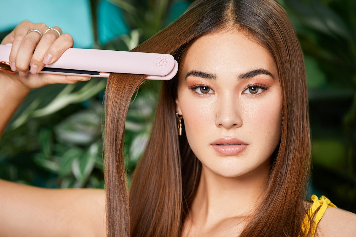 Plancha alisadora profesional con vapor iónico